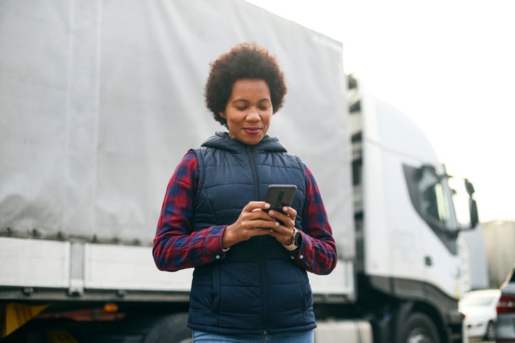 Femme Camion Smartphone - Mobilité